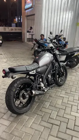BLAR BLAR😭 #xsr155 #yamahaxsr155 #caferacer #fypage #fyp 