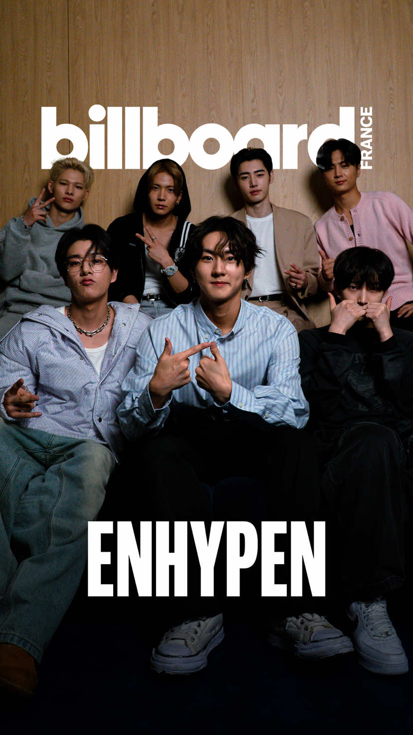 @enhypen x Billboard France Pour son passage à guichets fermés à l'Accor Arena, le groupe sud-coréen livre sa seule interview vidéo en France. Premiers pas dans l'émission « I-LAND », leur dernier album « DESIRE: UNLEASH », projets solo, rapport à la France : les 7 membres se sont confiés avant de jouer devant 20 000 spectateurs parisiens. Entretien. Production : @billboardfr Réalisation : @maximerakam Journaliste : @sinclair.ls Traduction : @ines_bmzg Montage : @hitch.film #enhypen #paris #france 