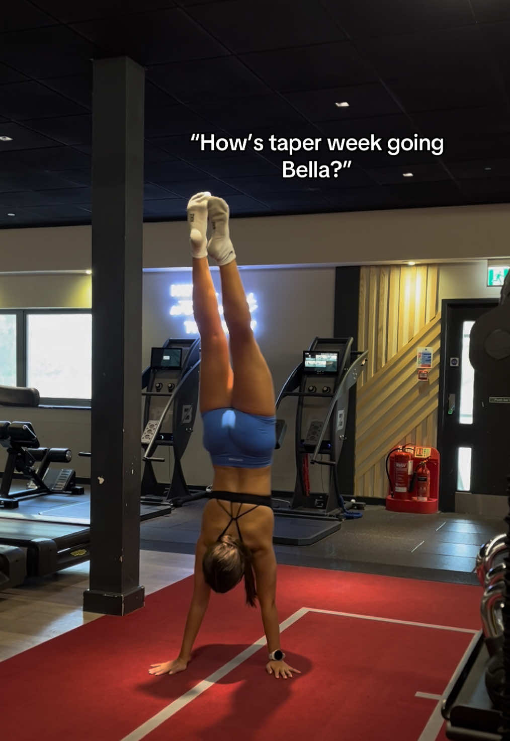 The gym is a playground x #fyp #gym #hyrox #handstands #cool 
