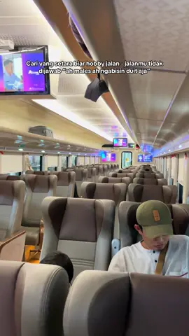 Mau kemana lagi kita ? #kai #keretaapi #stasiun #keretaapiindonesia #traveling 