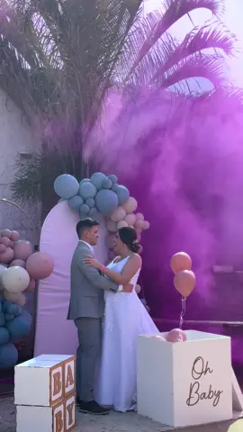 🌈✨ Cada detalhe pensado para celebrar esse momento único! O chá revelação do bebê arco-íris ganhou uma decoração cheia de cores, delicadeza e emoção 💖🎈 Foi impossível não se encantar com tanta beleza! #fypシ゚ #fyp #charevelacao #baby #girl 