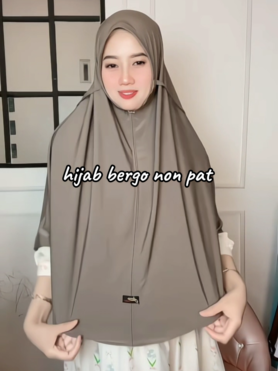 hijabnya simpel tapi mewah karena pakai bahan jersey premium yang tidak mudah lecek.   #hijab #hijabbergo #hijabjersey #hijabinstan 