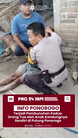 Warga dukuh Sedandang, desa Pomahan, Pulung, Ponorogo digegerkan dengan tewasnya pasangan suami istri (Kaseno dan Sarilah) didalam rumahnya, pada senin 22/09/2025 siang. Jarno ketua RT setempat mengatakan jika jenazah pasutri tersebut pertama kali ditemukan oleh anaknya sendiri yang curiga saat akan menjenguk dihalang-halangi adiknya didepan rumah. “Anaknya ini bernama Darti tinggal di Wates Jenangan Ponorogo saat mau menjenguk dihalang-halangi adiknya bernama Sukar, lalu memanggil saya”  Jarno menyebutkan usai mendapat laporan, pihaknya bersama warga lain memaksa masuk rumah dan kaget saat menemukan Kaseno dan Sarilah terbujur kaku dengan ditutupi kain jarik didalam kamar. “Tadi langsung panggil pak polisi, saat diperiksa ada luka dibagian kepala belakang keduanya” imbuhnya. Dari hasil keterangan Jarno, anak korban Sukar mengalami gangguan kejiwaan sejak sebulan terakhir. Selama ini pasutri tersebut hidup dengan putranya Sukar. Kaseno sehari-hari bekerja sebagai kuli angkut pasir. #ponorogoposting #ponorogo24jam #ponorogo