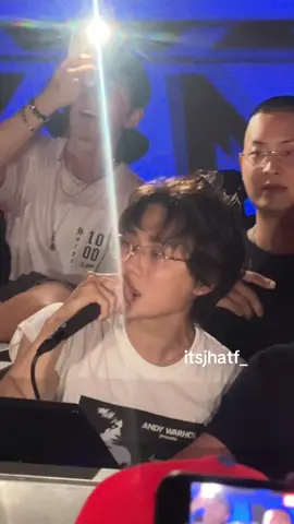 guys he singinggg😍  #dawn #김효종 #던 #attention #