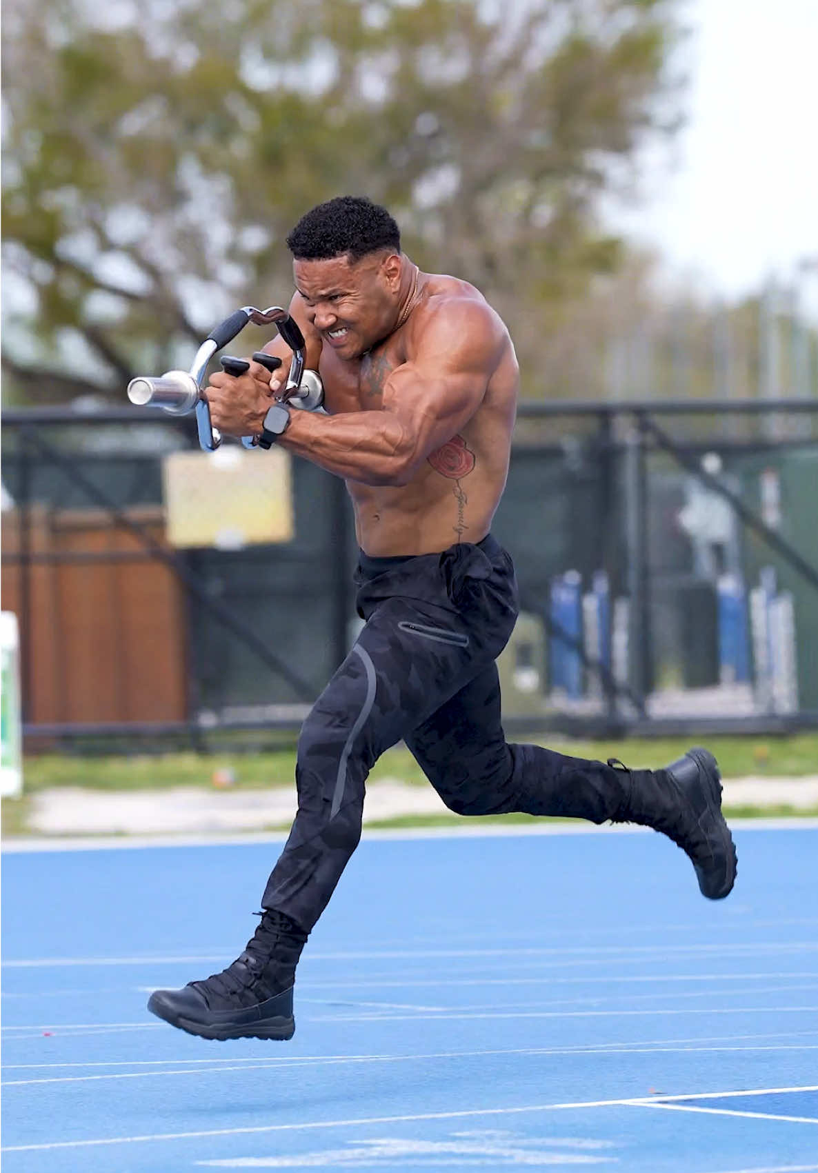 Sprinting coach blue style 😤 Share this to motivate someone sitting on the couch right now.  #Running #workoutmotivation #fitnessjourney #beastmode #sprint 