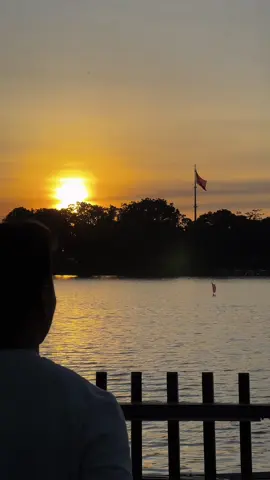 hoá ra, trong những ngày ta không còn là gì của nhau, em vẫn lặng lẽ sống trong trí nhớ của tôi bằng cách nào đó rất dai dẳng… #chuyencuadenggg #hue 
