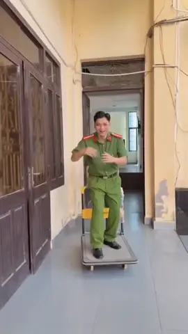 Phút ngẫu hững đỉnh nóc , kịch trần , bay ko cần cánh của quân triều đình 👏👏👏