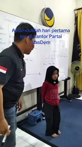 Alhamdulillah hari pertama les bahasa Inggris di kantor partai NasDem Padangpanjang 