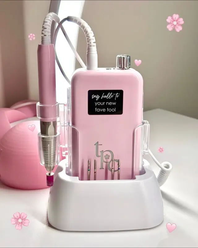Your new obsession has entered the chat 💬 The Pinque Power Pro E-File is meant to be on your nail desk 🌸🩷