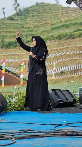 nyanyi bareng Ning umi Laila 🥰 @ningumilaila1_ @ningumilaila__ @ningumilaila_media  #berkahselalu #fypage #bismillahfyp #fyppppppppppppppppppppppp 