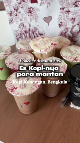‼️PERHATIAN PARA PENCARI DISKON‼️ Kopi kenangan lagi pesta voucher kayaknya, banyak bangetttt 😭 mulai dari buy 1 get 1, discount 40%, discount 50%, cashback 30% cepetannn sebelum habis masa berlakunya! Tinggal download aplikasinya, order, masukin vouchernya, pick up deh di outlet. Apa perlu diajarin nihhh? Comment ya kalo butuh tutorial!  #kopikenangan #kopikenanganbengkulu #kulinerbengkulu #kopibengkulu #cafebengkulu @Kopi Kenangan 