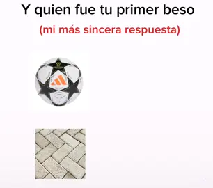 🗿 #fyp #primerbeso #pelota #piso #humor 
