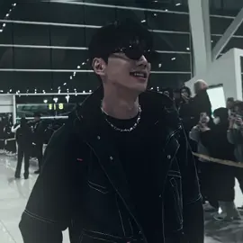 #LEEJUNYOUNG | I MAKE EM FAMOUS I CALL THAT FASHIONNNN scp: xkactorsscps  #leejunyoungedit #geumseongje #weakheroclass #fyp 