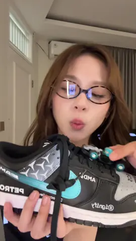 merayakan p2 kemaren dengan sepatu gemaash!! 🩵🩵 @Verse Customs 
