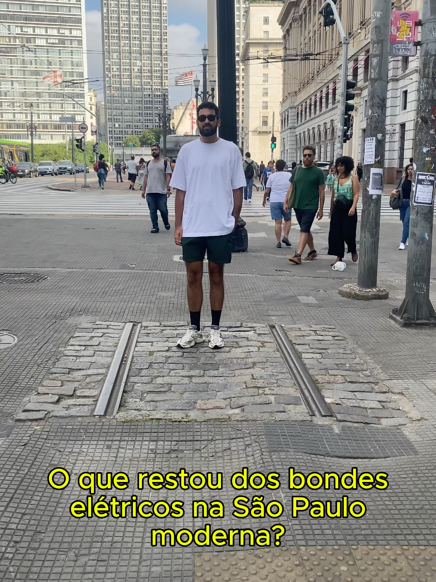 O que restou dos bondes da cidade de São Paulo? Vem comigo nessa jornada pra entender porque nossa cidade não possui mais este tipo de transporte.