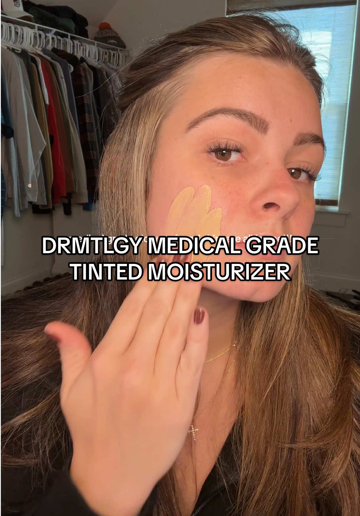 This medical grade moisturizer is my new holy grail!!! SPF + anti-aging in one, and the glow is so good!! Protect your skin and keep it looking younger 🙌🏼 @DRMTLGY #glowingskin #skincareroutine #youngerlookingskin #tiktokshopcreatorpicks #tintedmoisturizer 