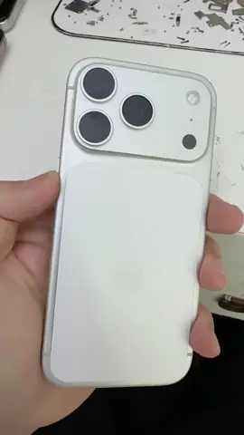 Cục pin của tôi thực sự muốn hít thở không khí-_- #zhenghemyth#iphone17promax