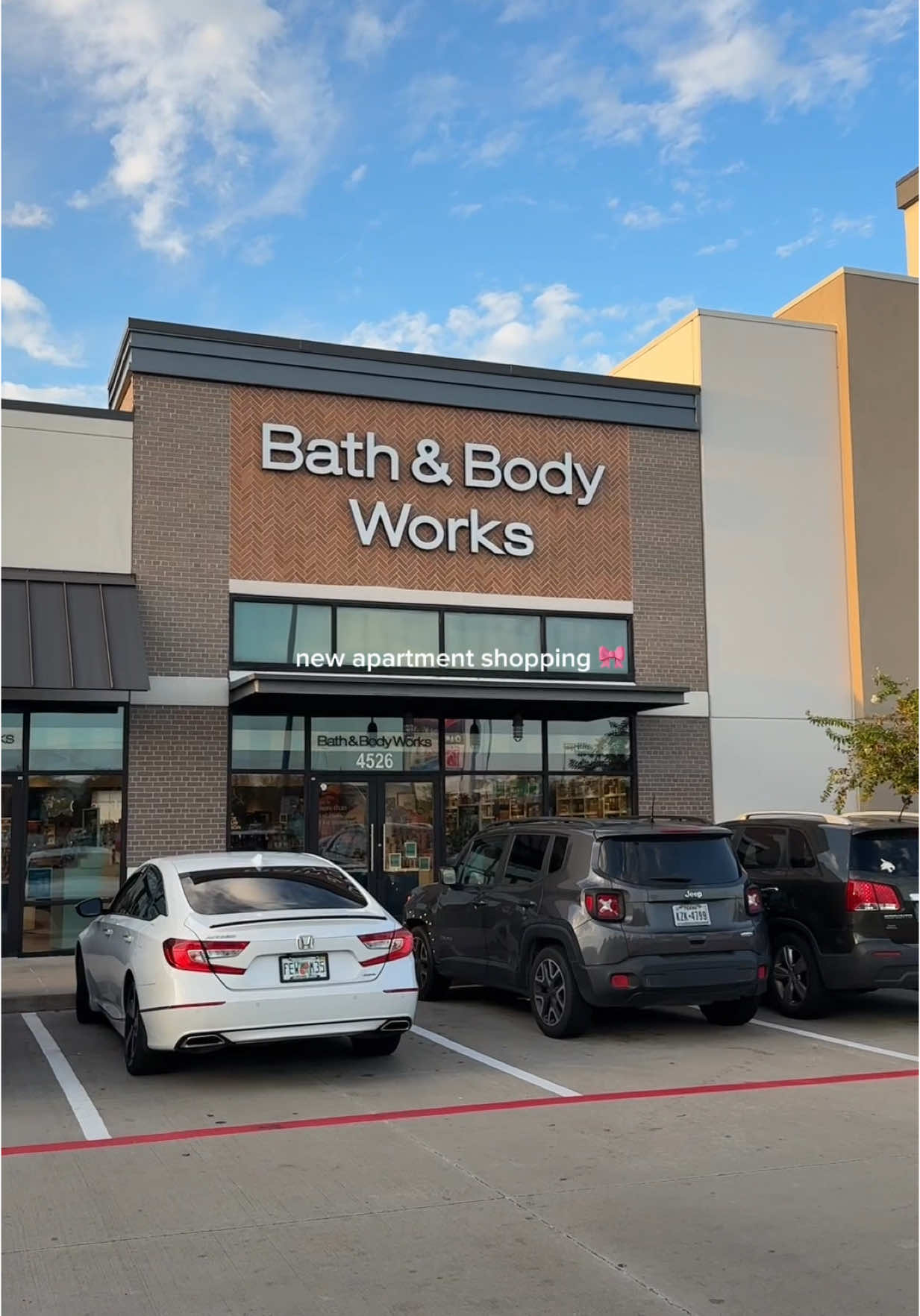 home decor shopping > clothes shopping  #homedecor #homefinds #apartmentshopping #newapartment #fyp 