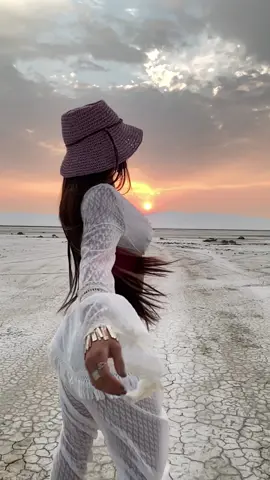 Lost in the sunset.  A fashion video, Element: Air 🌬️