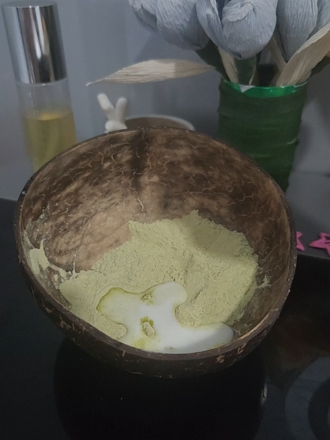 Ngoài dưỡng trắng ẻm còn giúp trắng da, se khích lỗ chân lông giảm mụn lưng hiệu quả. Kiên trì ủ bột để có làn da sáng khỏe #ubot #botutrang #trangdabody #botutrangthiennhien #chamsocda