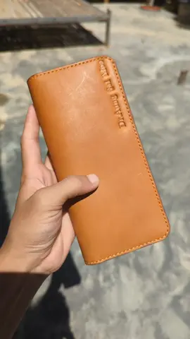 #ktwoleathercraft #မန်းလေးကျောက်ဆည် #အကြမ်းခံတဲ့သားရေစစ်စစ်လက်ချုပ်သီးသန့် #သားရေစစ်စစ်လက်ချုပ်ပိုက်ဆံအိတ် #သားရေတုအိတ်တွေအနားလှန်တာအဖက်လှန်တာဖြစ်လို့စိတ်မညစ်နဲ့တော့ 