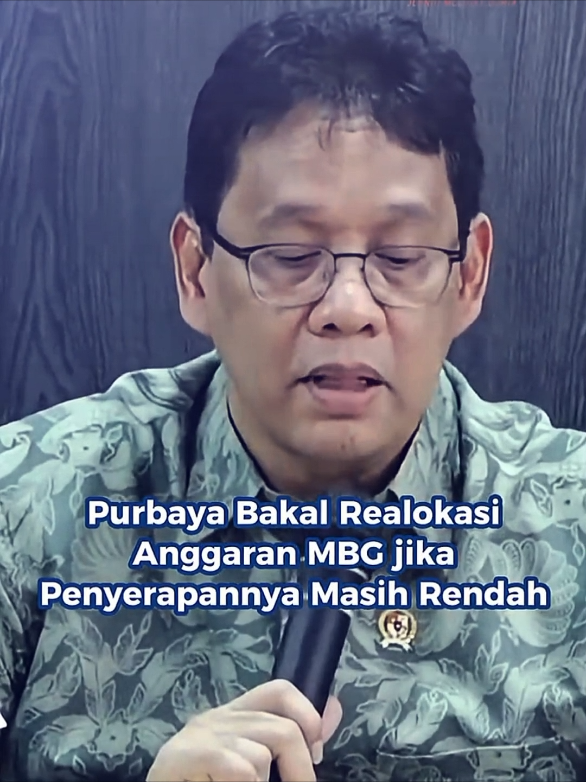Setuju gak kalian? 👀 Berita: Menteri Keuangan (Menkeu) Purbaya Yudhi Sadewa menegaskan, anggaran program Makan Bergizi Gratis (MBG) bisa dialihkan ke program lain jika penyerapannya rendah. Salah satu opsi yang disiapkan adalah memperluas program bantuan pangan berupa beras 10 kilogram untuk masyarakat. “Saya akan alihkan ke tempat lain yang lebih siap atau ke masyarakat, seperti perluasan bantuan yang 2 kali 10 kilogram beras,” kata Purbaya di Kompleks Istana Kepresidenan, Jakarta Pusat, Jumat (19/9/2025). #saham #sahamindonesia #beritasaham #stockwise #andryhakim 