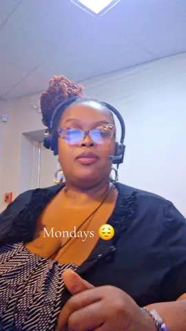ugghhh! Is it 430 yet ??? ( its only 10:18 AM) #workfunny  #calgontakemeaway  #customerservice  #callcenterlife  #mondaymood 