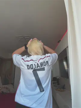 hai live #fy #fypシ #ronaldo #halamadrid 