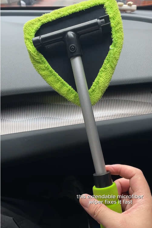 Honestly,you should keep one of these in your car,you won’t regret.#carmusthaves #carhacks #carcleaning #windshieldcleaner #tiktokshoprestock 