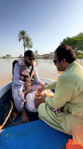 #flood #volunteer #FloodRelief #rescue #foryoupage @waqarbhinder852 @Farhan Hassan 