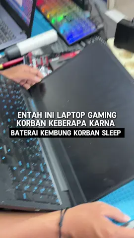 Laptop gaming itu paling rentan baterai kembung?!🧐setuju ?? #baterailaptop #servicelaptopsurabaya #servicelaptop #repairlaptop