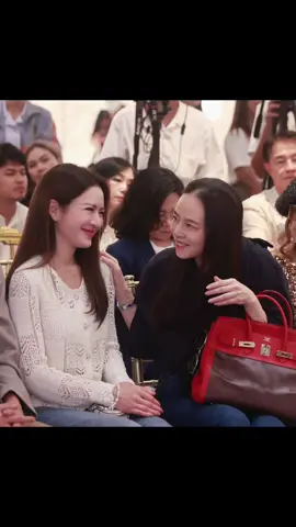 เค้าคุยอะไรกันน้าาา 🤔 #มาดามแป้ง #แอฟทักษอร #sister 