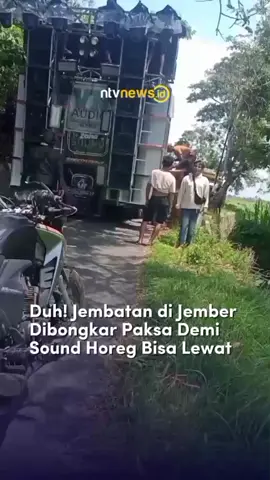 Viral di Jember! Sebuah jembatan di Desa Glundengan, Kecamatan Balung, dibongkar paksa pada Kamis (18/9/25) demi truk pengangkut sound system bisa lewat. Aksi nekat itu terekam video dan menyebabkan kemacetan panjang. Warga geram karena fasilitas umum yang vital justru dirusak. Mereka mendesak pihak berwenang segera turun tangan, apalagi kejadian serupa disebut kerap berulang di Jember. (el/rr) #Jembatan #Jember #ViralJember #SoundHoreg #BeritaJember    