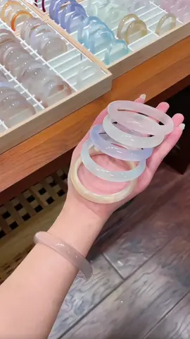 Vòng tay đá mắt mèo bản to