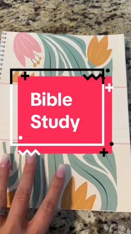 If you’re struggling reading the Bible, a good Bible study is the way to go. I love this new Bible study the 52 week journey through God’s word #BibleStudy #ReadingTheBible #Christianity #ChristianGirl #bible 