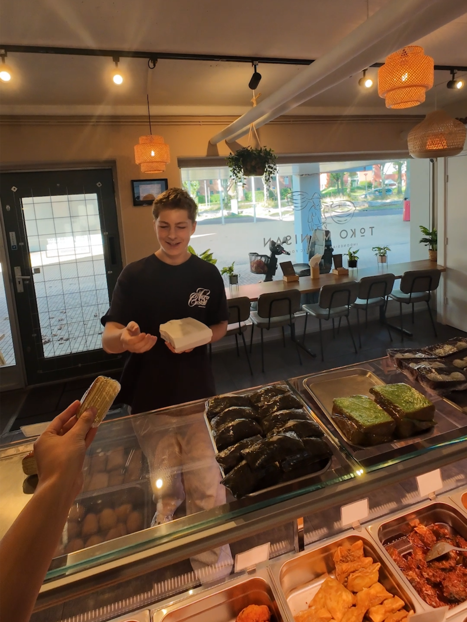 Filmpje moet opnieuw! #amsterdam #indonesischeten #indonesianfood #pov #Foodie