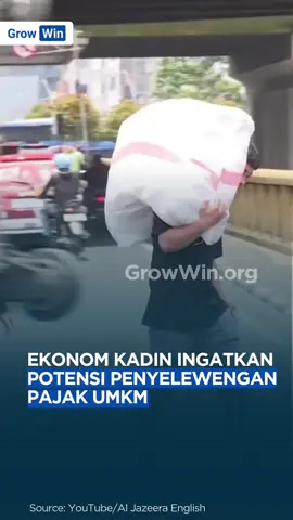 Pemerintah memang memperpanjang tarif PPh Final UMKM 0,5% hingga 2029, namun para ekonom dan pelaku usaha memperingatkan risiko penyalahgunaan kebijakan ini. Menurut Aviliani (Indef), meski kebijakan ini baik untuk mempertahankan daya beli konsumen, tanpa pengawasan ketat fasilitas pajak tersebut bisa dimanfaatkan pengusaha yang tidak bertanggung jawab. Contoh potensi penyelewengan adalah praktik membagi omzet perusahaan agar masing-masing berada di bawah batas pengenaan PPh Final UMKM 0,5% (Rp4,8 miliar) sehingga terus menikmati tarif rendah. Aviliani menekankan pentingnya penguatan aturan dan pengawasan untuk memastikan kebijakan ini benar-benar diperuntukkan bagi pelaku UMKM sejati dan tidak merugikan penerimaan pajak negara. Source: Bisnis.com Video: YouTube/Al Jazeera English __ Follow @growwinid untuk update terbaru seputar berita bisnis, teknologi, dan insight menarik! Kunjungi growwin.org untuk akses 1800+ modul pembelajaran bisnis berbagai bidang #UMKM #pajak #ekonomi