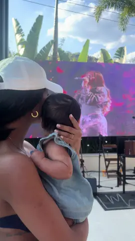Meu paraíso❤️ coisa mais fofa minha filha concentrada me assistindo 🥹