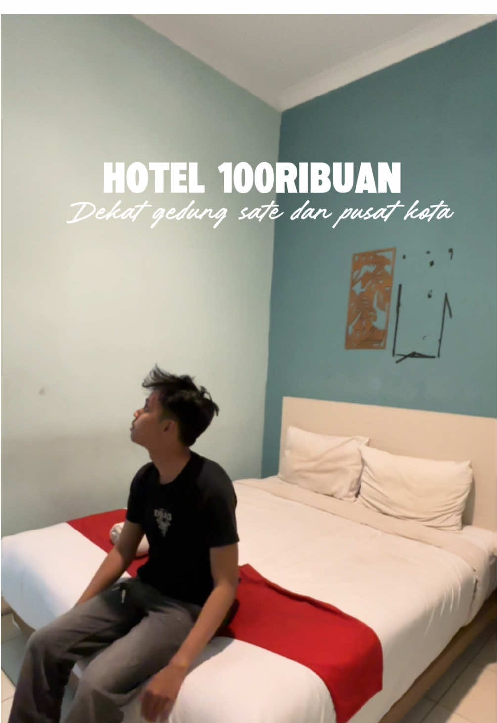 Nyobain hotel 100ribuan di Bandung yang lokasinya strategis di tengah pusat kota Bandung dekat dengan gasibu dan gedung sate. Kamarnya cozy dan vibes nya itu estetik bikin nginep di hotel ini jadi nyaman. Cobain deh stay di RedDoorz plus near surapati core, booking nya via aplikasi RedDoorz dan jangan lupa masukan kode promo 
