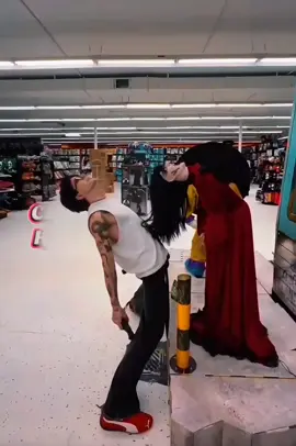 Carlos Alberto 🧹⚰️🪦🎃  Hallowen esta muy cerca - - @Carlos Alberto Fuentes @Yodania 🐍 @Carlos Gamer  #carlosalbertofuentes #hallowen #ponmeenparati #yodania💎 #carlos 