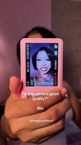 This camera records videos and takes pics with a BUILT IN FLASH, some higher quality cameras don’t even come with a flash 🤏🏽😅 (the camera is on DEFAULT settings btw) #digitalcamera #digitalcameraphotos #digitalcameraaesthetic #digitalcamera2000s #digitalcamerasettings 