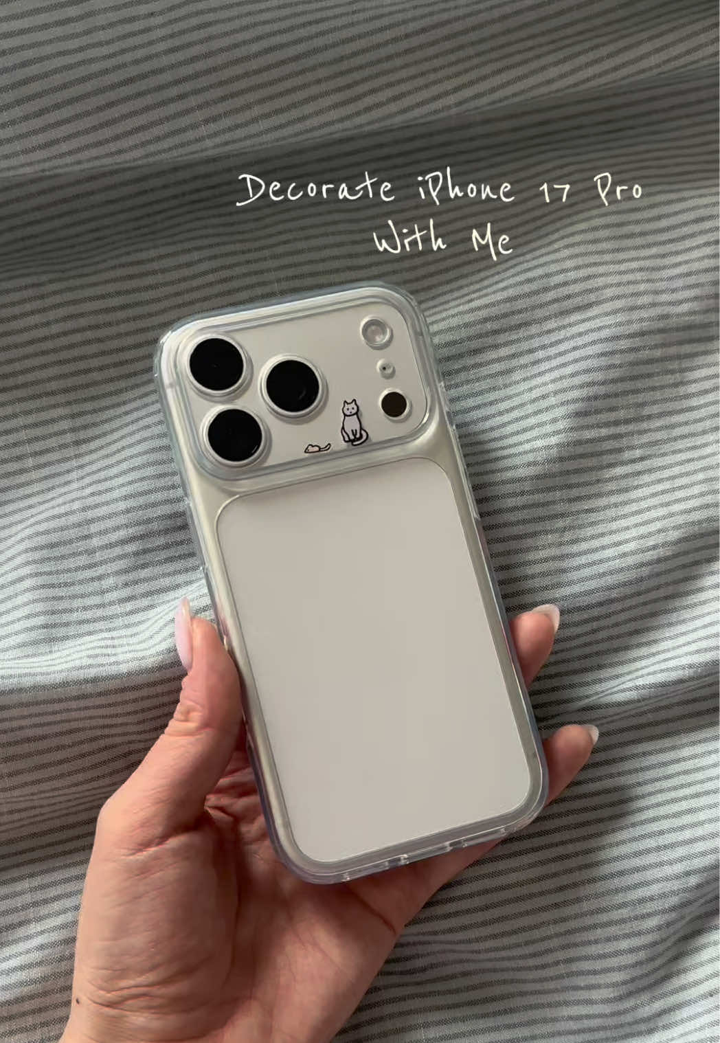 decorate iPhone 17 pro with me 🐱 #iphone17pro #아이폰17프로 #fyp #decoratephonecase #koreangirl 