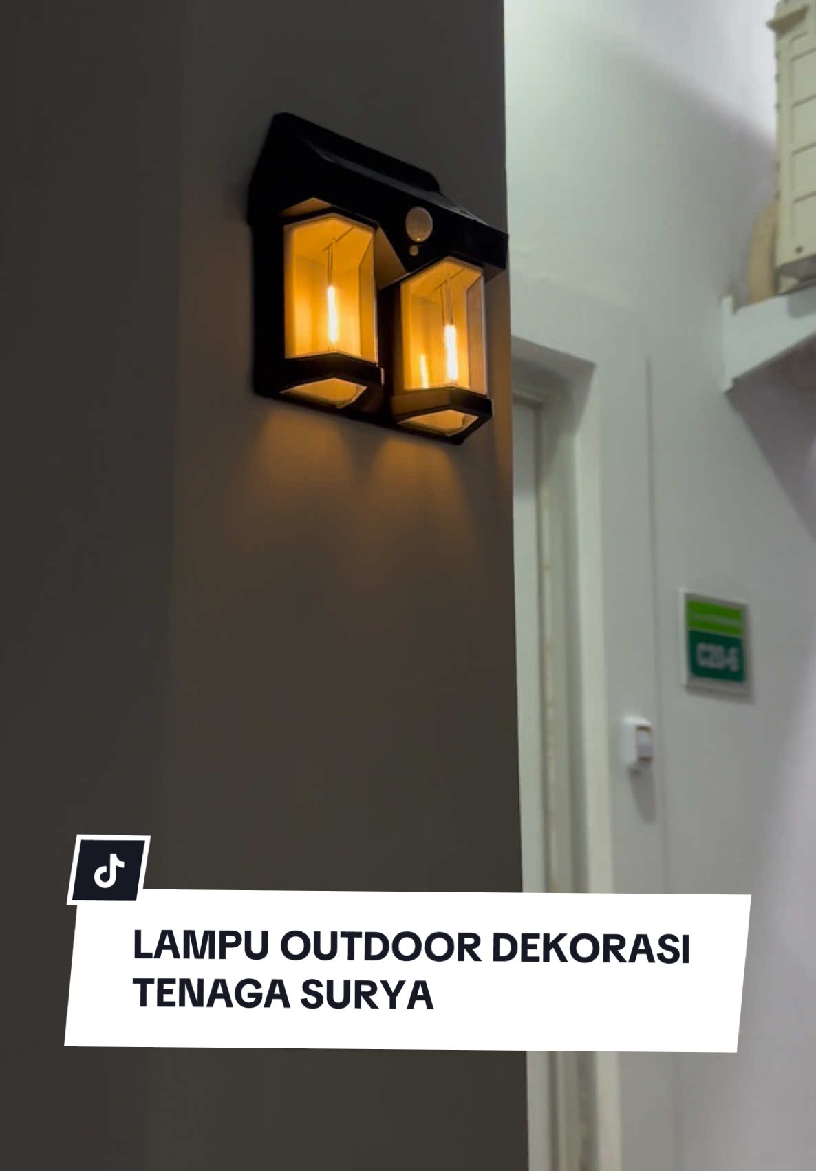 Dengan Lampu Outdoor Tenaga Surya + Sensor Gerak, halaman rumah jadi lebih terang & aman tanpa ribet pasang kabel. ✅ Tenaga surya (tanpa listrik) ✅ Sensor gerak otomatis ✅ Anti air, awet di segala cuaca #LampuTenagaSurya #LampuOutdoor #LampuTaman #LampuSensorGerak #HematListrik 