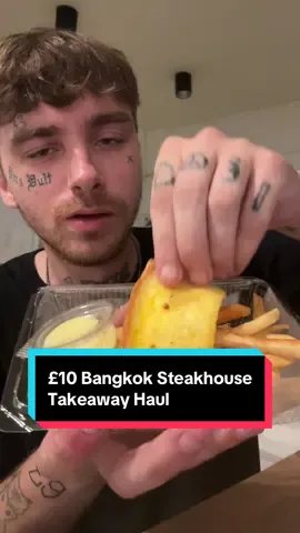 Today I went to a Bangkok steakhouse with a tenner to see how much munch I could get #fyp #foodreview #FoodTok #takeaway #thailand 