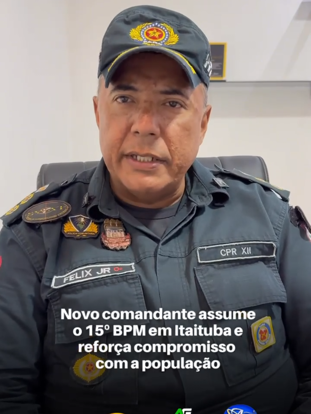 O Tenente-Coronel Félix assumiu oficialmente o comando do 15º Batalhão da Polícia Militar (BPM) em Itaituba. Em entrevista ao Portal Giro, o oficial destacou que seu principal compromisso é fortalecer o trabalho da corporação no atendimento à comunidade. Segundo ele, o planejamento da Polícia Militar tem como foco a prevenção, buscando reduzir a criminalidade e garantir mais segurança para a população. “Tento sempre dar o meu melhor” afirmou o novo comandante. @giroportalitaituba
