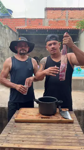 Arroz de costela daquele modelo! 🔥 E o melhor… você vai poder provar essa receita no meu aniversário: @botecodorustico 🎉 O link da venda está na bio 🎫 🍺Será dia 11 de outubro na @choperian1imperatriz! A partir das 21:00hrs  Endereço Av. Pedro Neiva de Santana, 1001 Vila Lobão - Vila Parati, Imperatriz - MA, 65901-340 . . #arrozdecostela #arrozcarreteiro #arrozcaldoso 