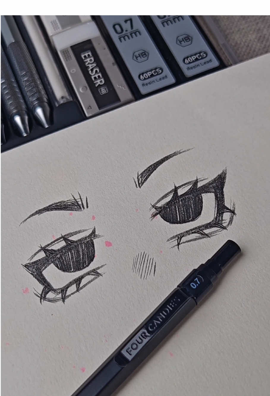 My hand is shaking a lot🤣Mechanical pencil set na pwede sa mga artists, and students. Daming inclusions neto ha kaya sulit na sulit #mechanicalpencil #mechanicalpencils #artpencil 