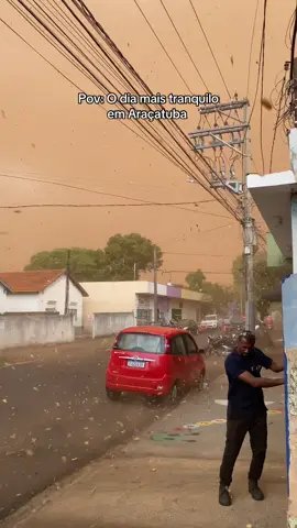 Bem tranquila a cidade 🫠🫠 #humor #chuva #tempestade #ventoforte #fyyyyyyyyyyyyyyyy 