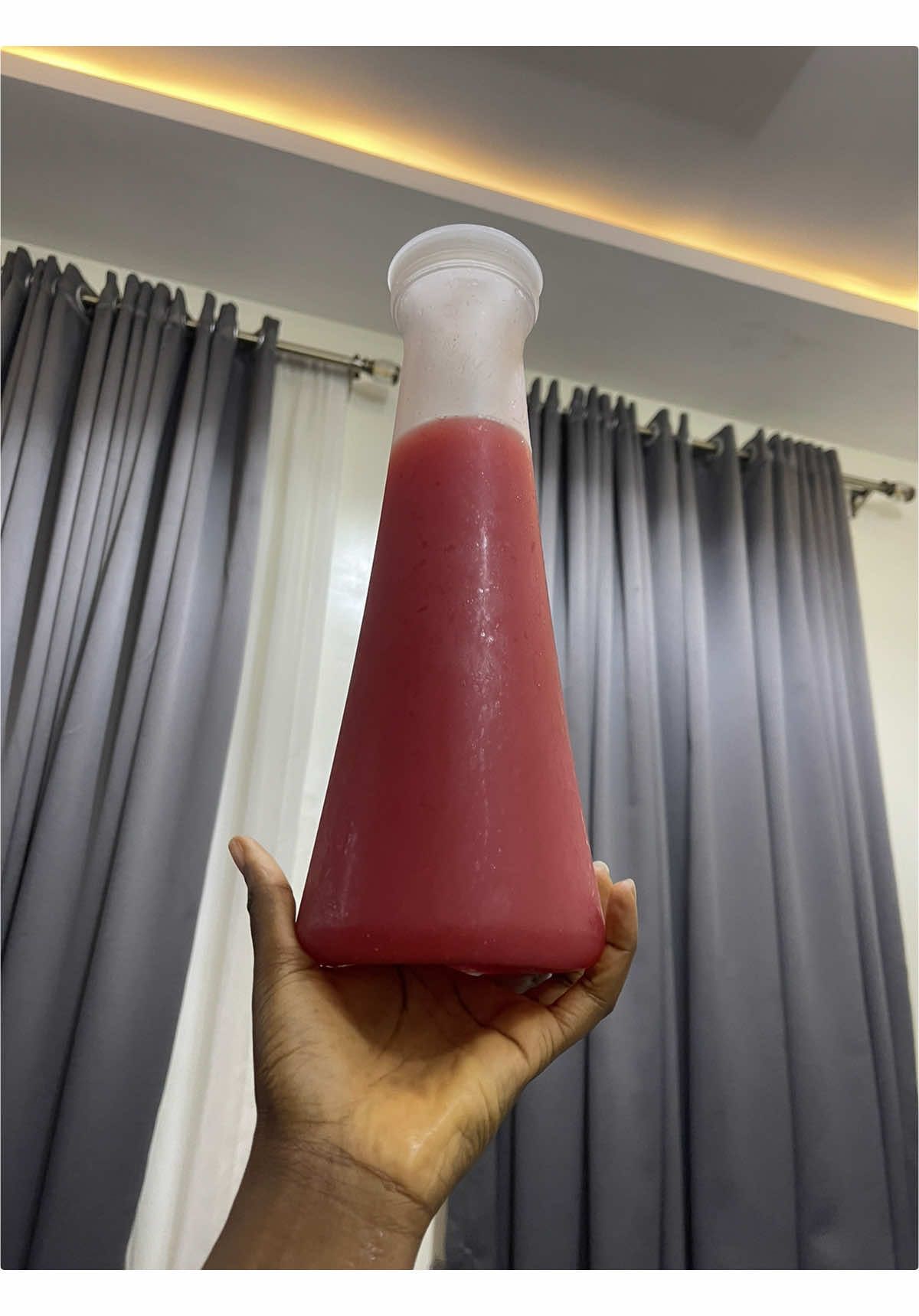 Watermelon 🍉 juice hydrates skin, delivers antioxidants to reduce oxidative stress and improve tone, soothes inflammation, and helps with skin cell repair, leading to a smoother, more radiant, and balanced complexion. Its high water content and rich vitamins (A, C, B6) . It’s easy to achieve healthier, glowing skin by boosting collagen, fighting acne, and reducing oiliness on the skin . #eatyourskincare #watermelonjuice #watermelon #CapCut 