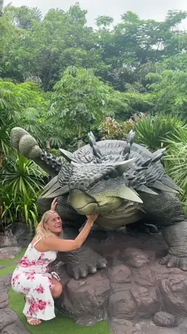 Not me living my childhood dreams in HD 🤯🦕✨ Standing next to an Ankylosaurus!!” #DreamComeTrue #Ankylosaurus #jurassicpark #honeymoon #lifegoals 
